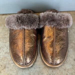 Ugg Copper Bronze Fuzzy Slippers Size 6